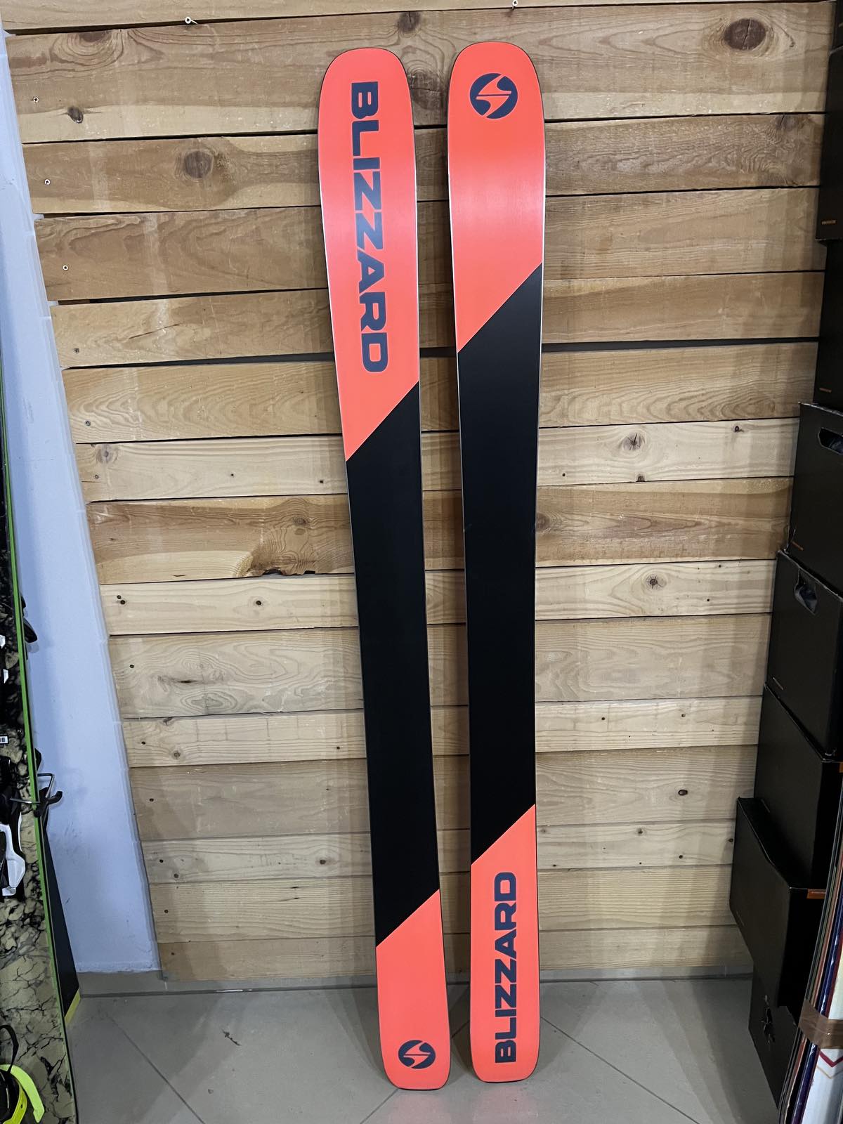 Blizzard Rustler 11 - Ultimate Freeride Ski for Any Terrain