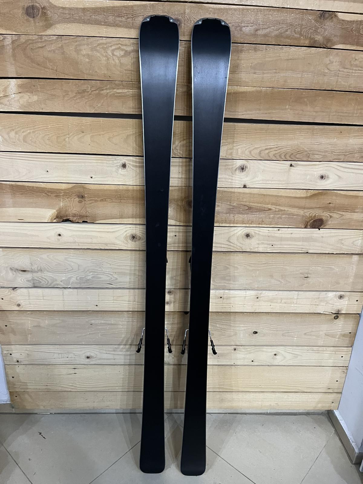 Blizzard WCR 72 - Versatile Alpine Ski with Adjustable Binding