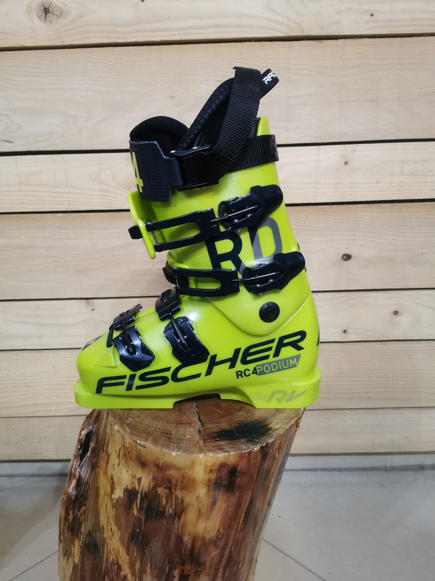 Fischer RC4 Podium 150 Ski Boots – Peak Performance for Racers