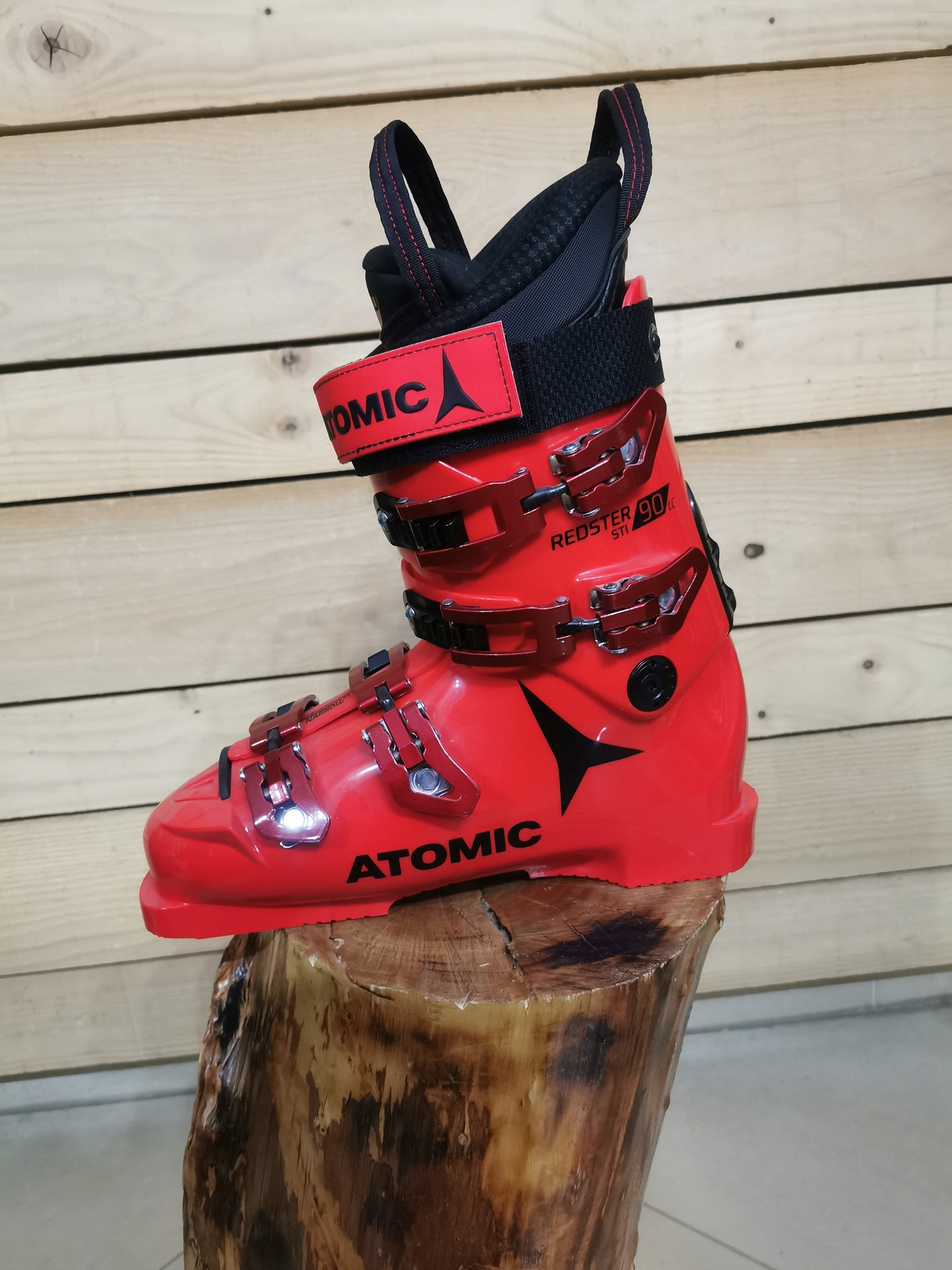 Atomic Redster STI 90 LC Ski Boots - Precision for Every Turn