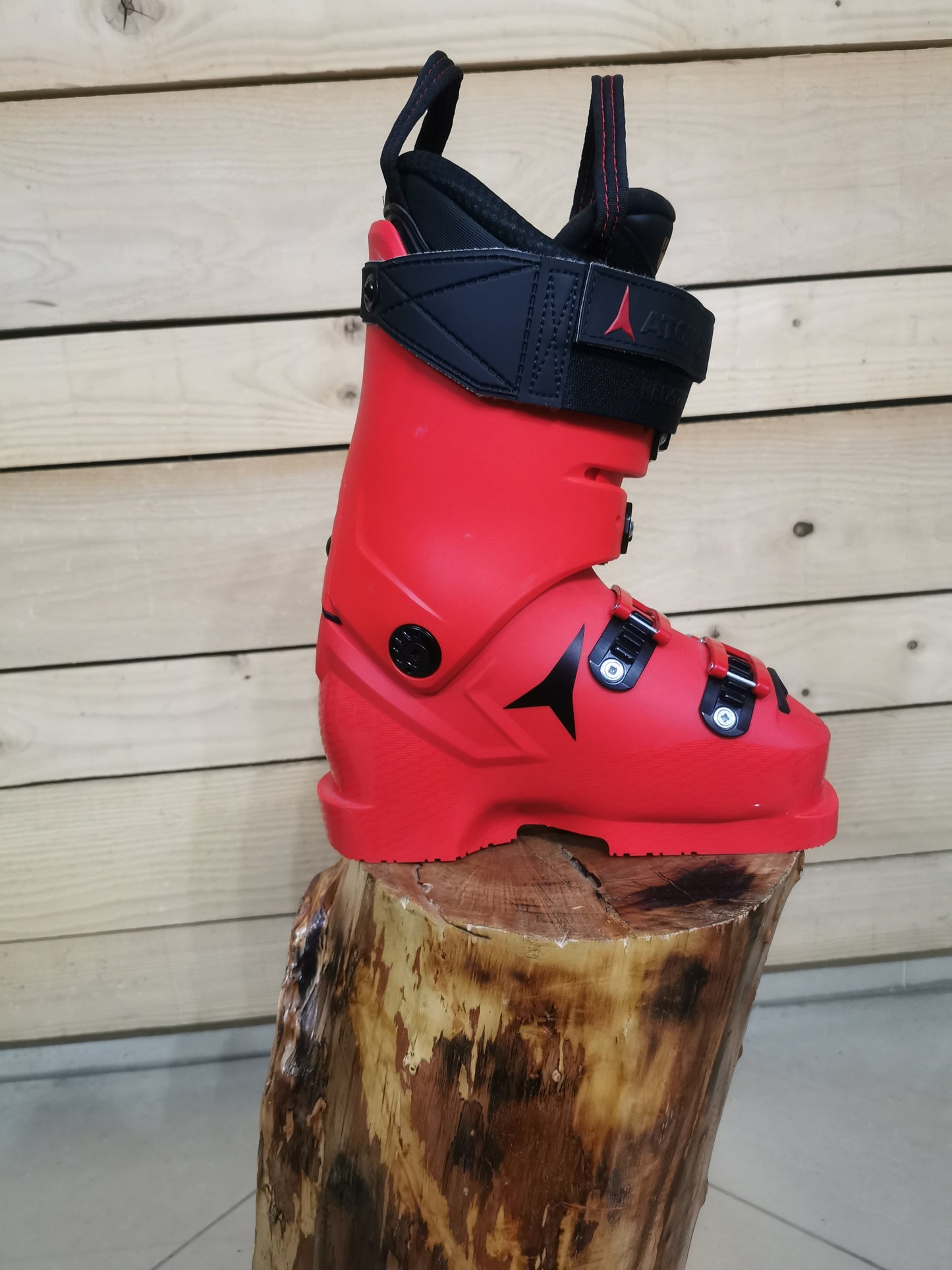 Atomic Redster 130 Ski Boots – Ultimate Precision for High-Performance Skiing