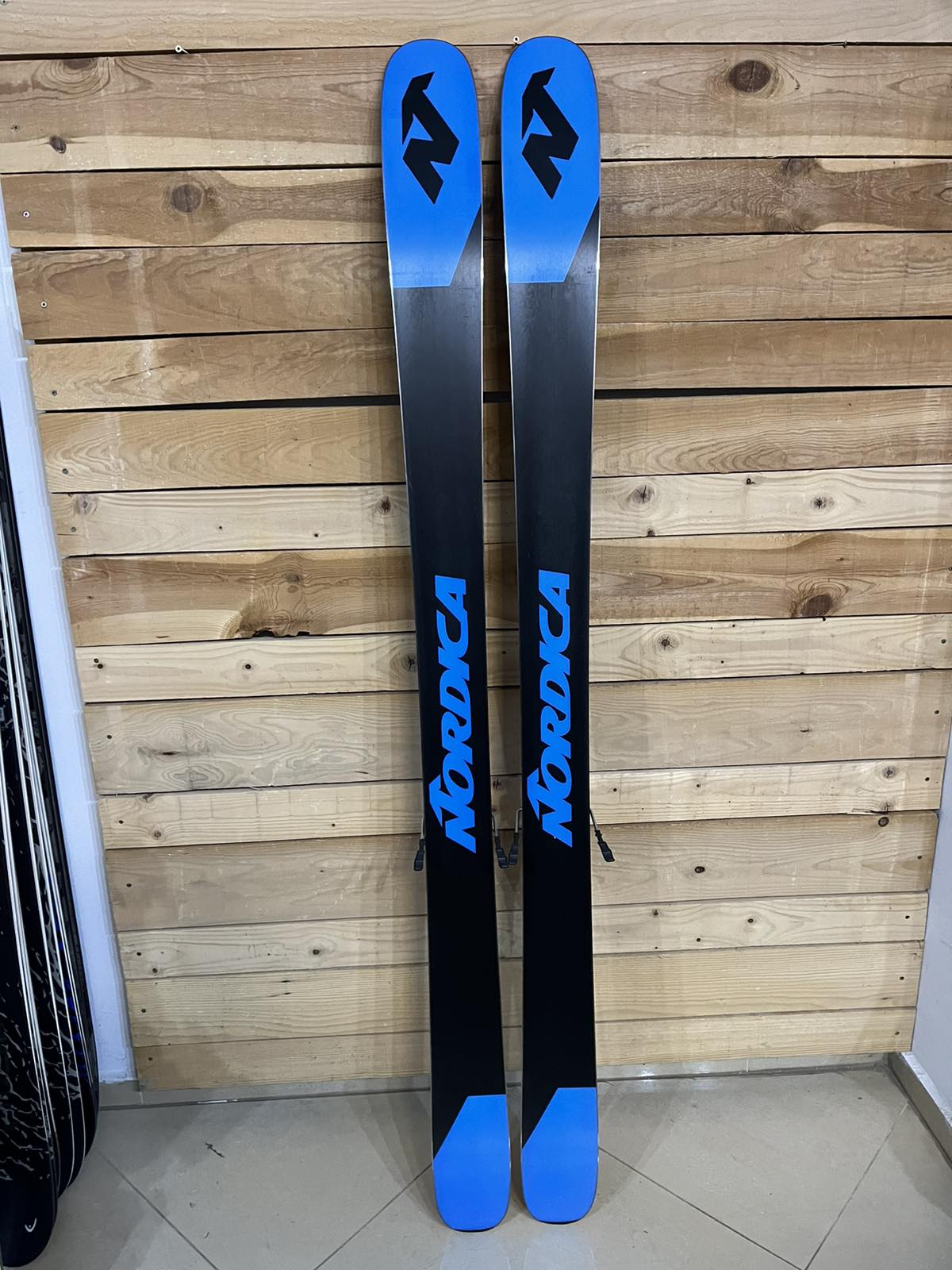 Ski Nordica Enforcer 104 Free - Versatile Freeride Ski