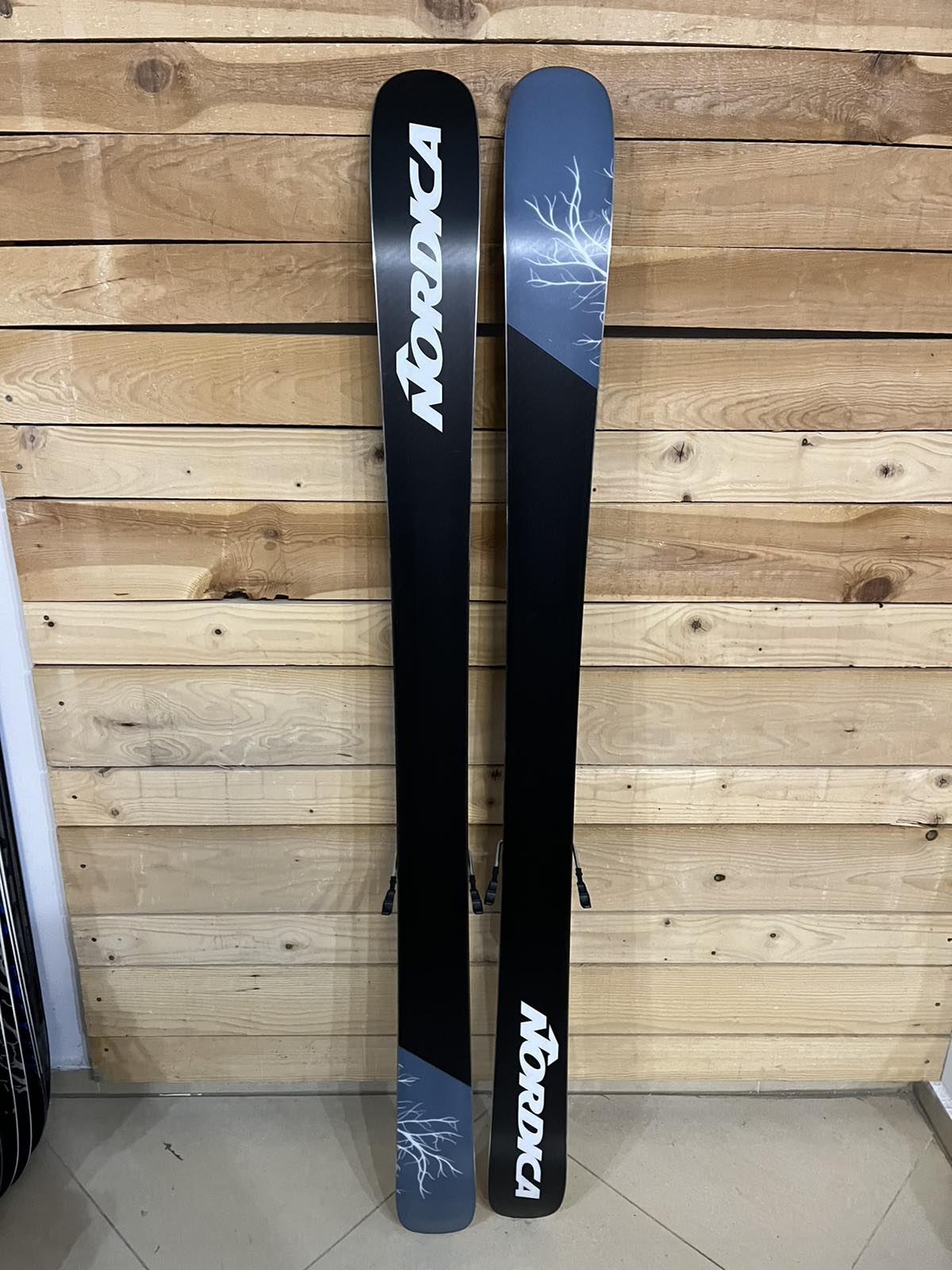 Ski Nordica UNLEASHED 98 W - Versatile All-Mountain Ski for Women