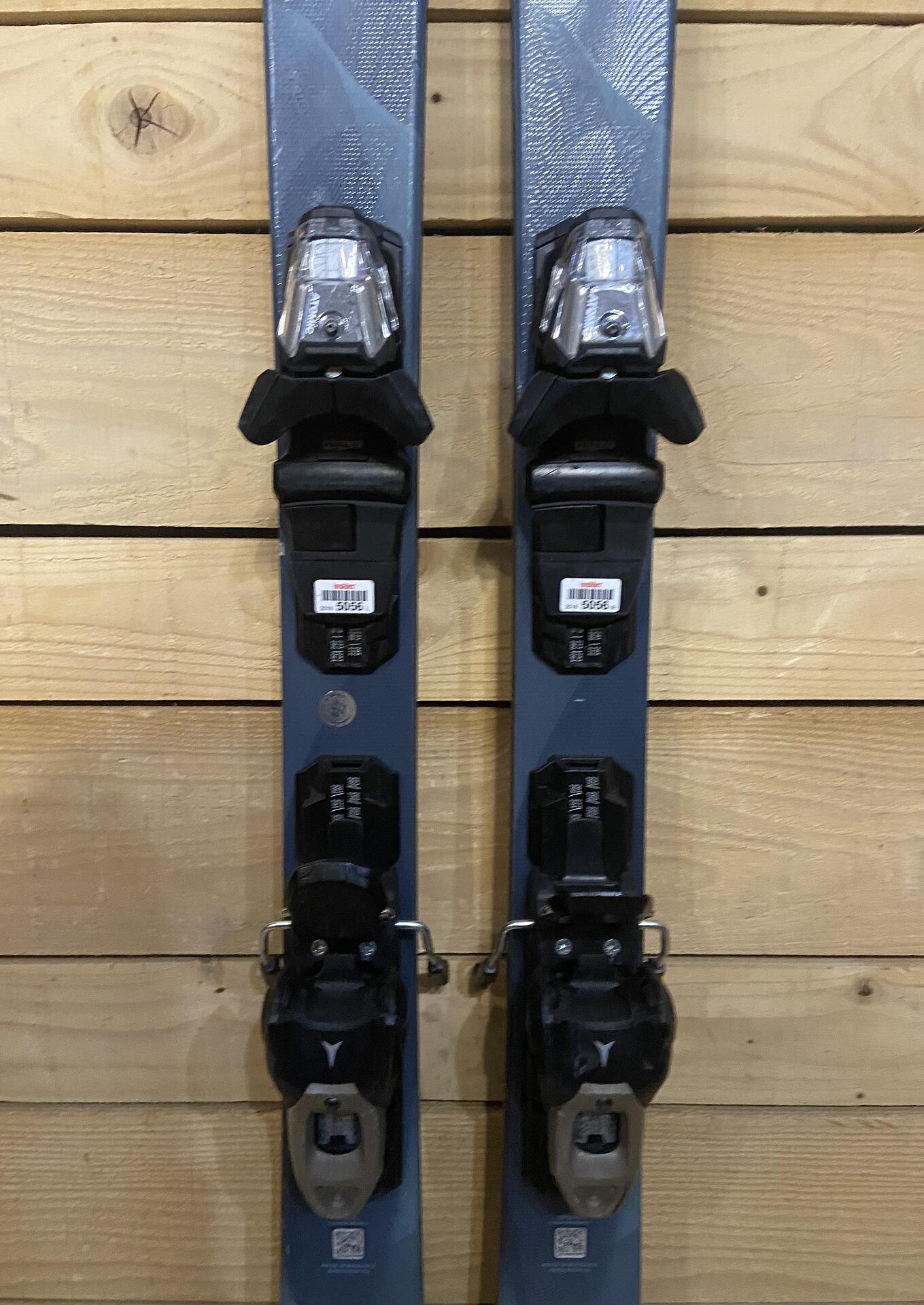 Atomic Cloud Q8 Skis – All-Mountain, Intermediate