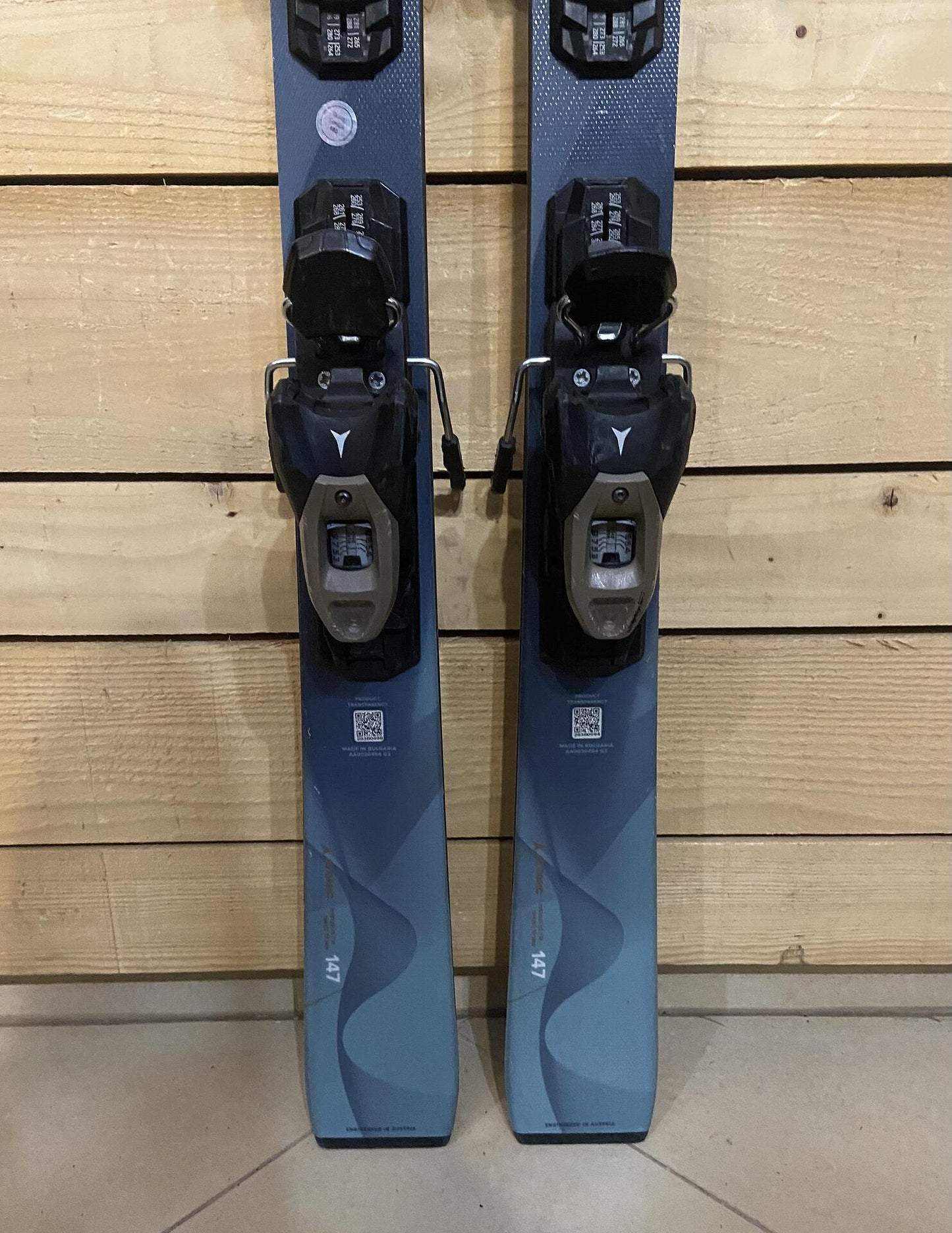 Atomic Cloud Q8 Skis – All-Mountain, Intermediate