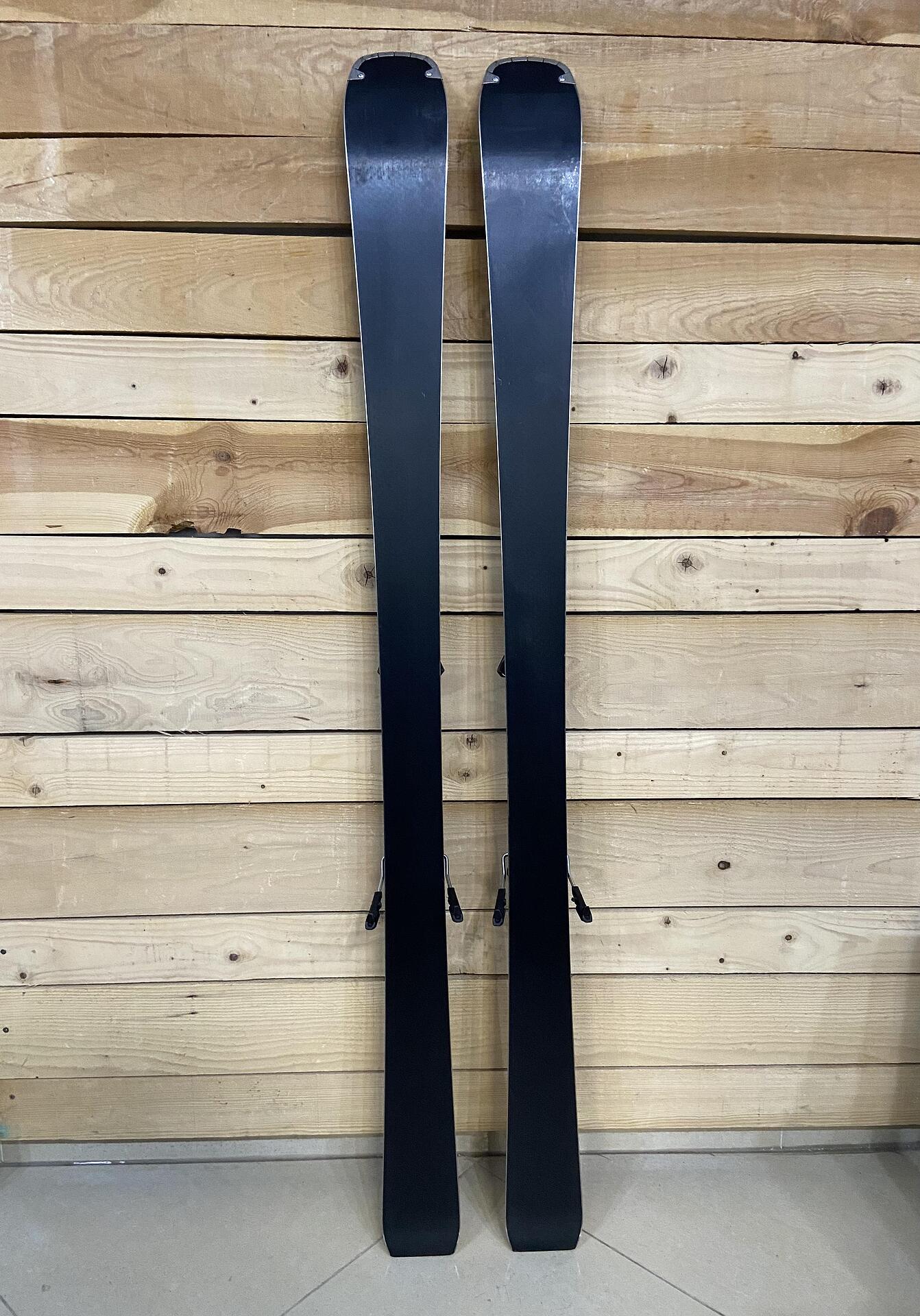 Atomic Redster Q6 - All-Rounder Ski, Intermediate Level, Radius 13.9 m