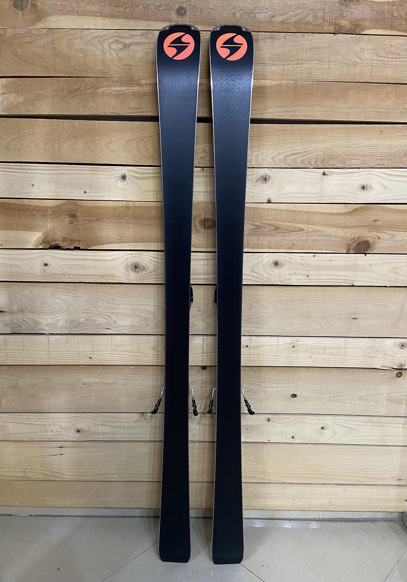 Blizzard Quattro Limited - Skis for Intermediate Skiers