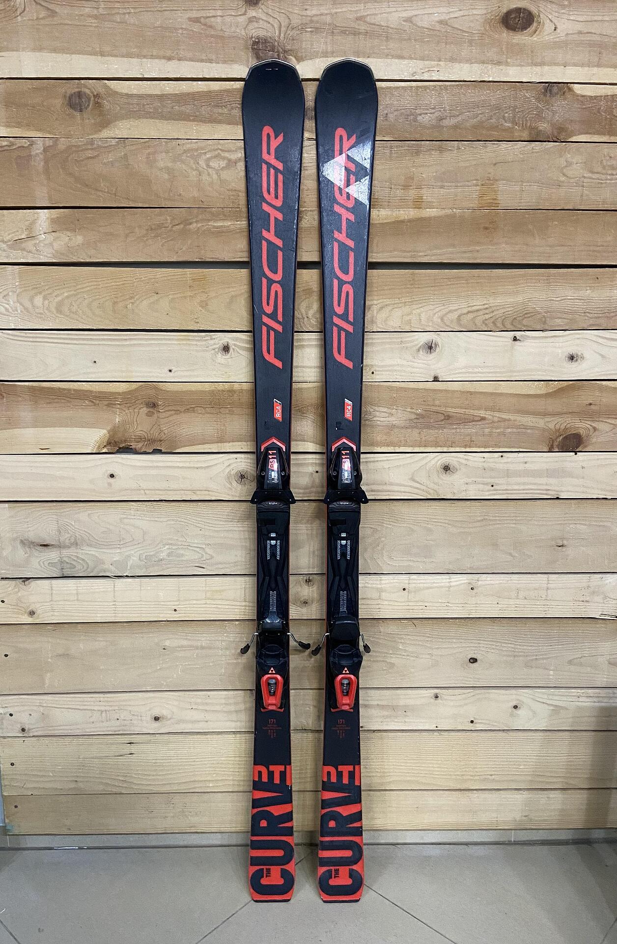 Fischer RC4 The Curv DTi - Schiuri pentru schiori intermediari până la avansați