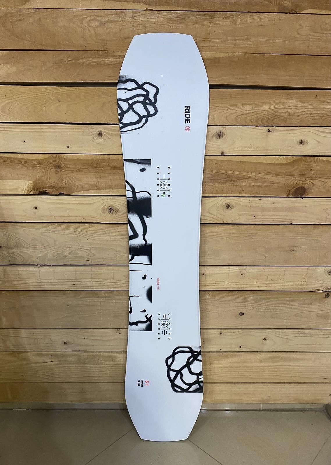 Ride Twinpig Snowboard - All-Mountain/Freestyle Versatility