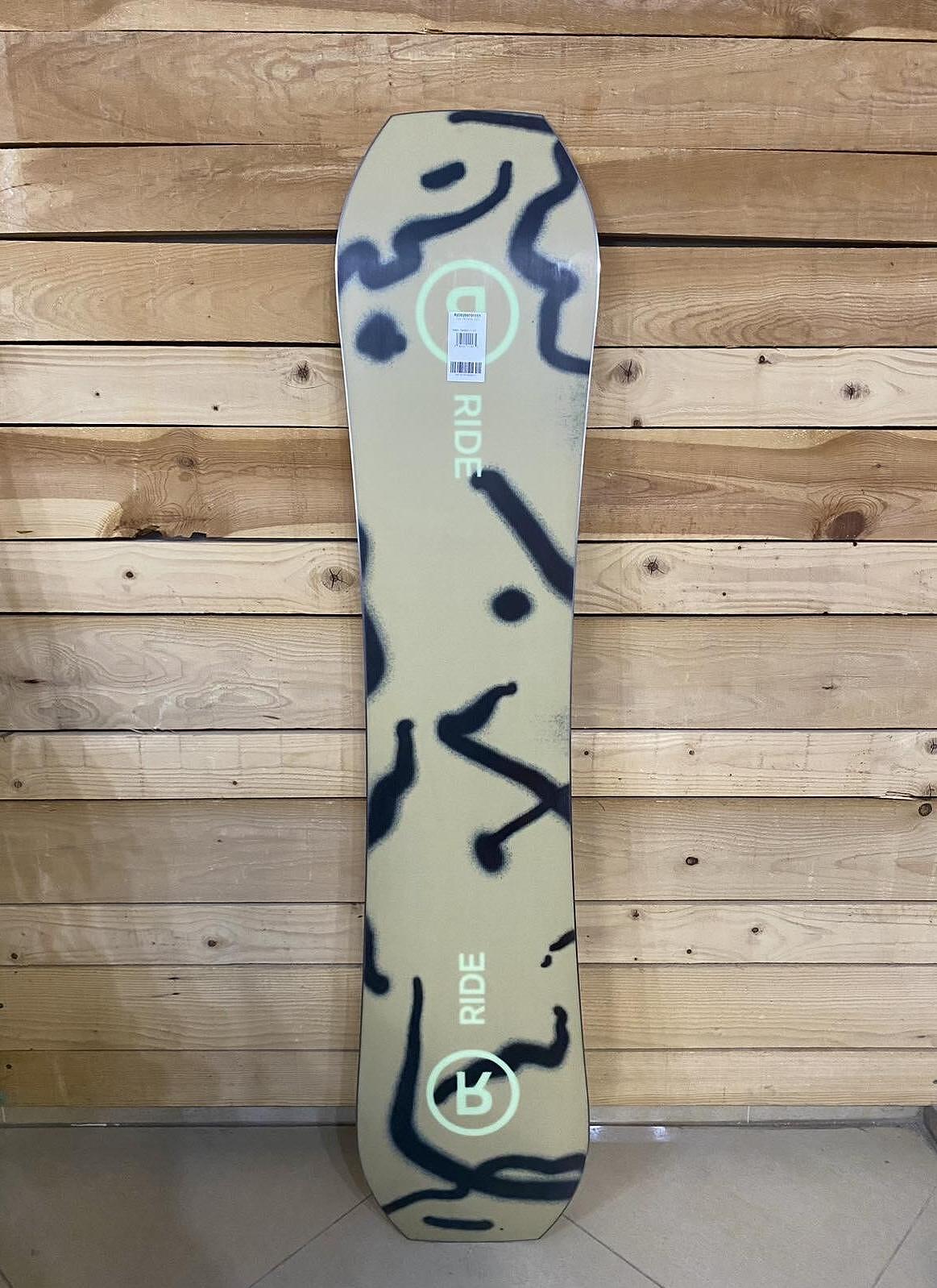 Ride Twinpig Snowboard - All-Mountain/Freestyle Versatility