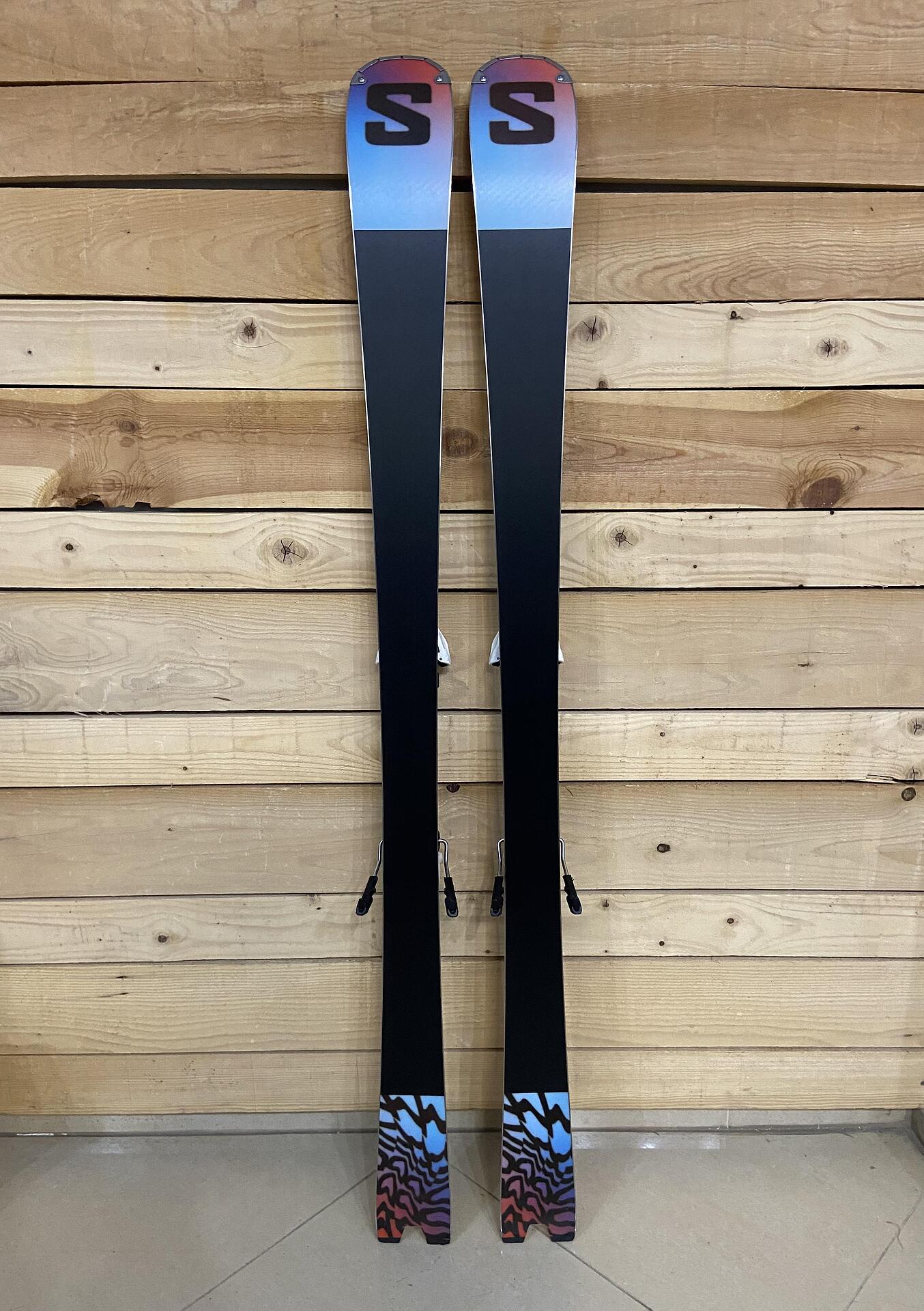 Salomon Addikt - Advanced Piste Ski