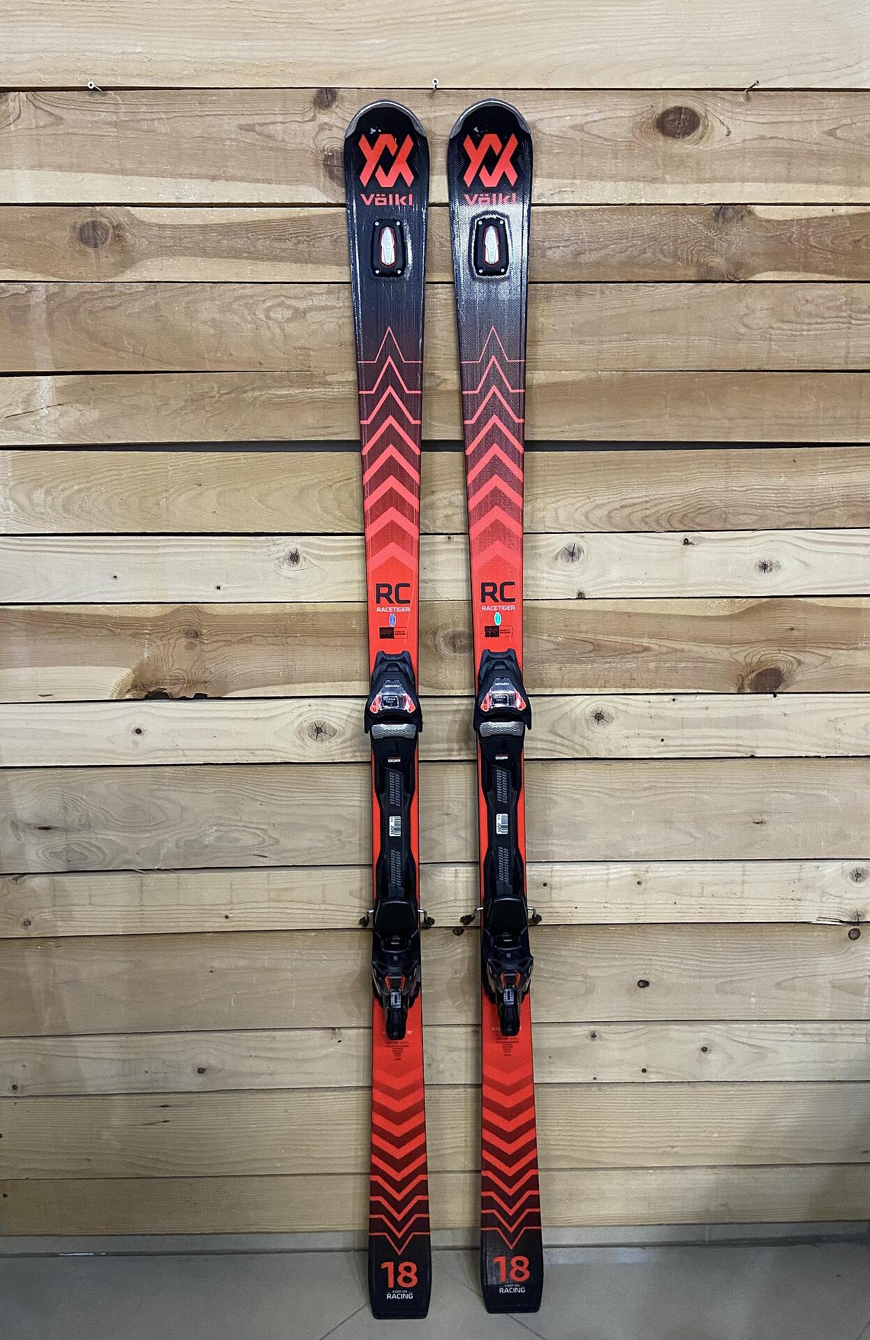 Volkl Racetiger RC - Schiuri folosite pentru schiori avansați