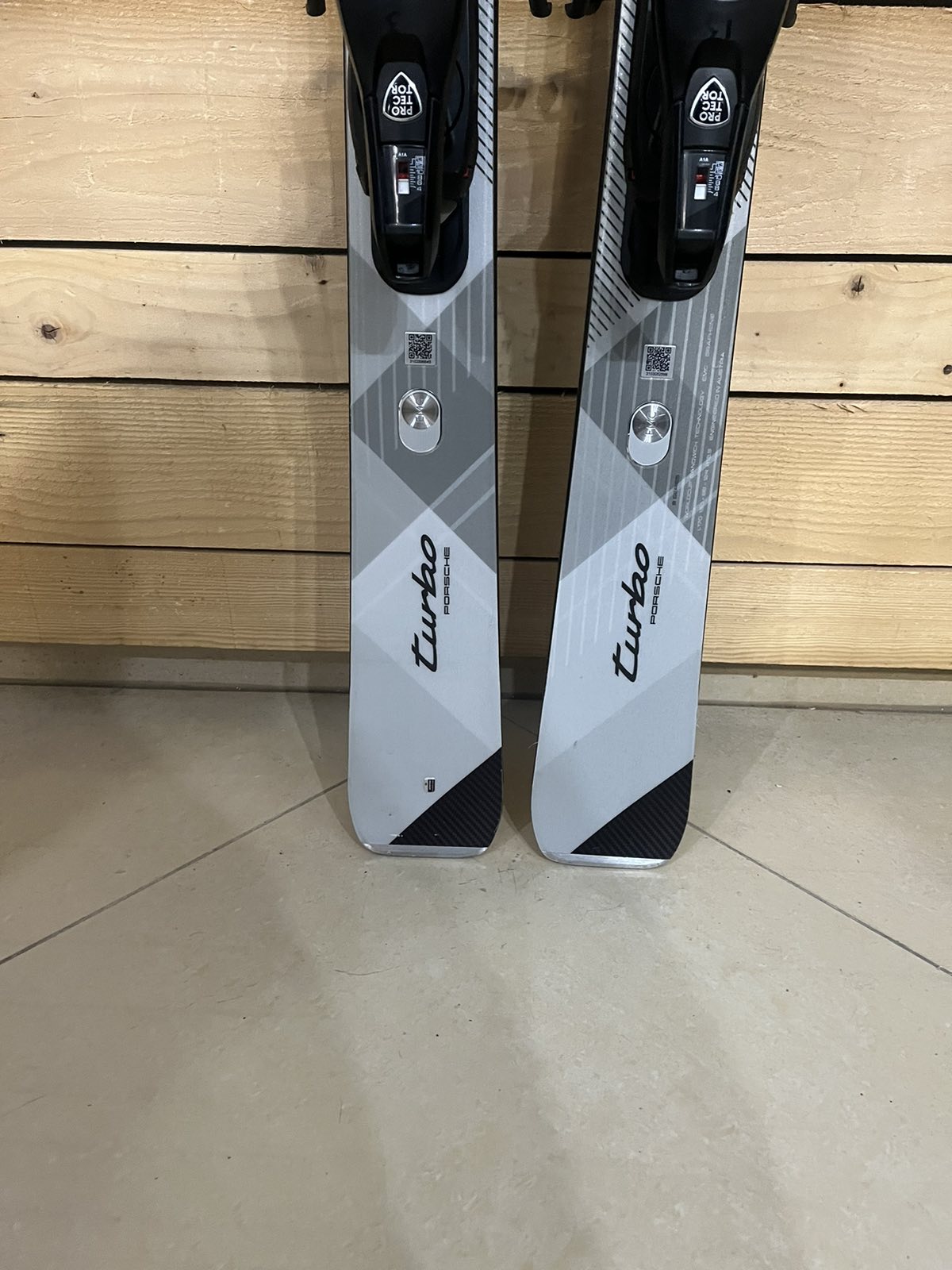 Ski PORSCHE HEAD Serie 8 – Turbo: Power and Precision on Snow