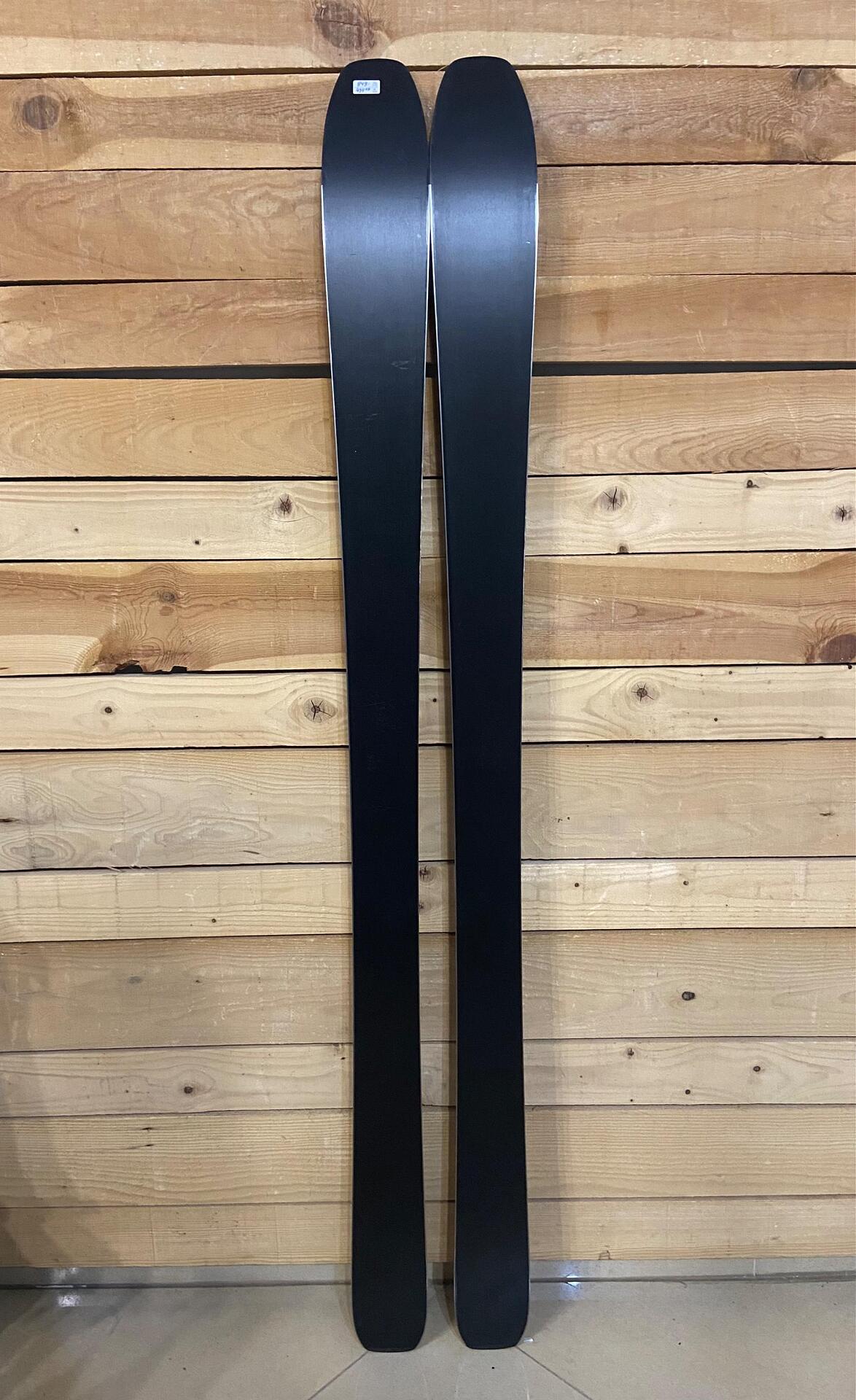 Atomic Maven 86C Skis for Intermediate All-Mountain and Touring Performance