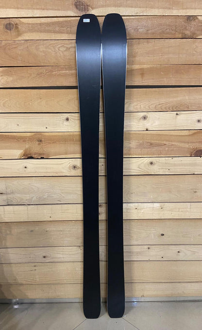 Atomic Maven 86C Skis for Intermediate All-Mountain and Touring Performance