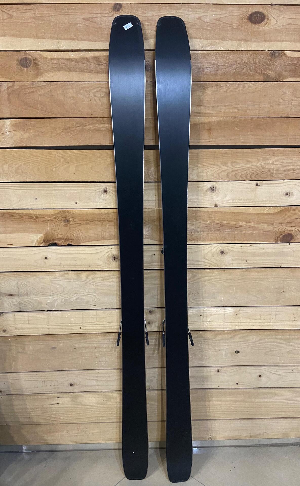 Atomic Maverick 86 Skis for Intermediate to Advanced All-Mountain Performance