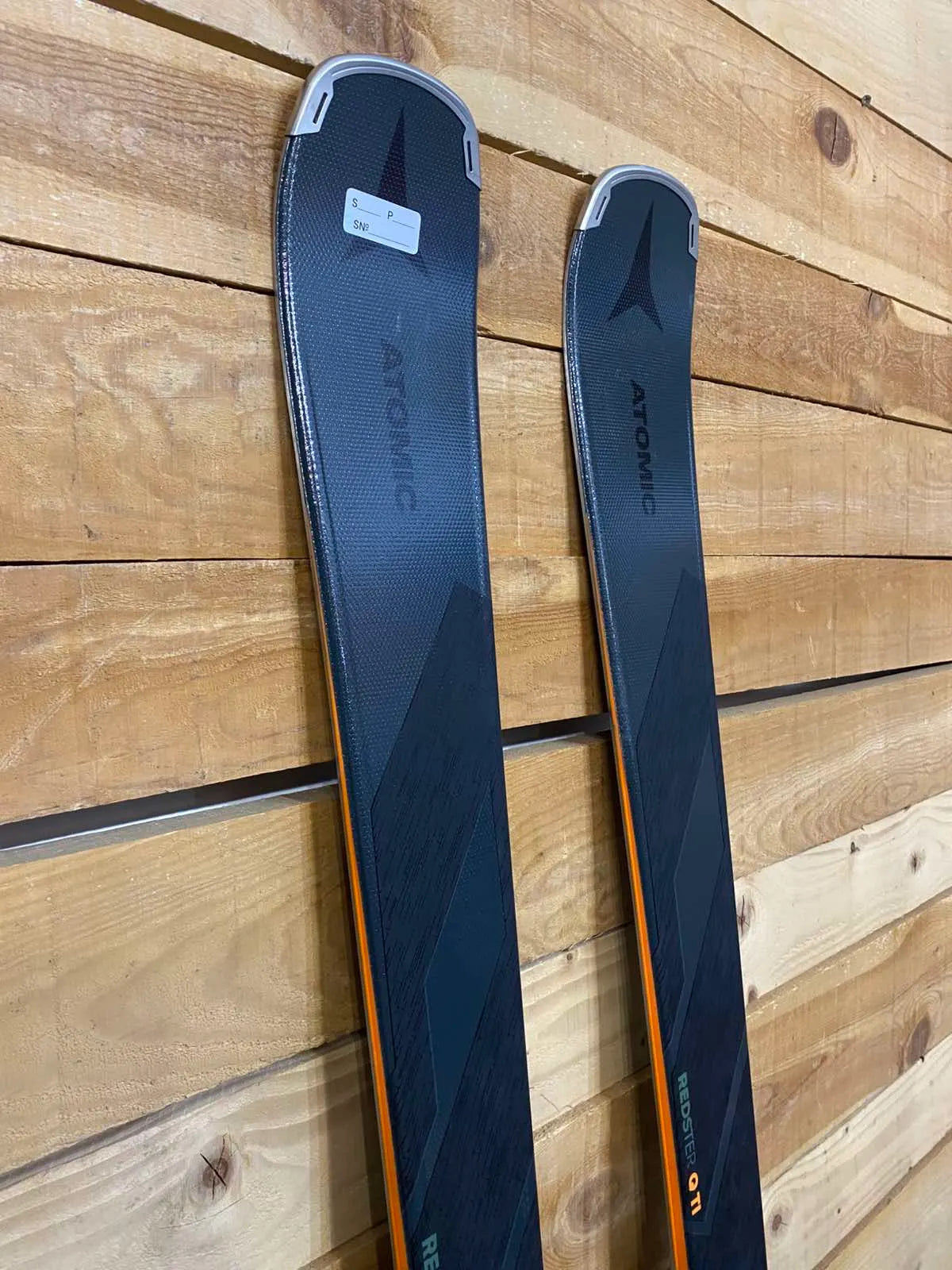 Atomic Redster Q TI - Versatile Piste Skis for Variable Conditions
