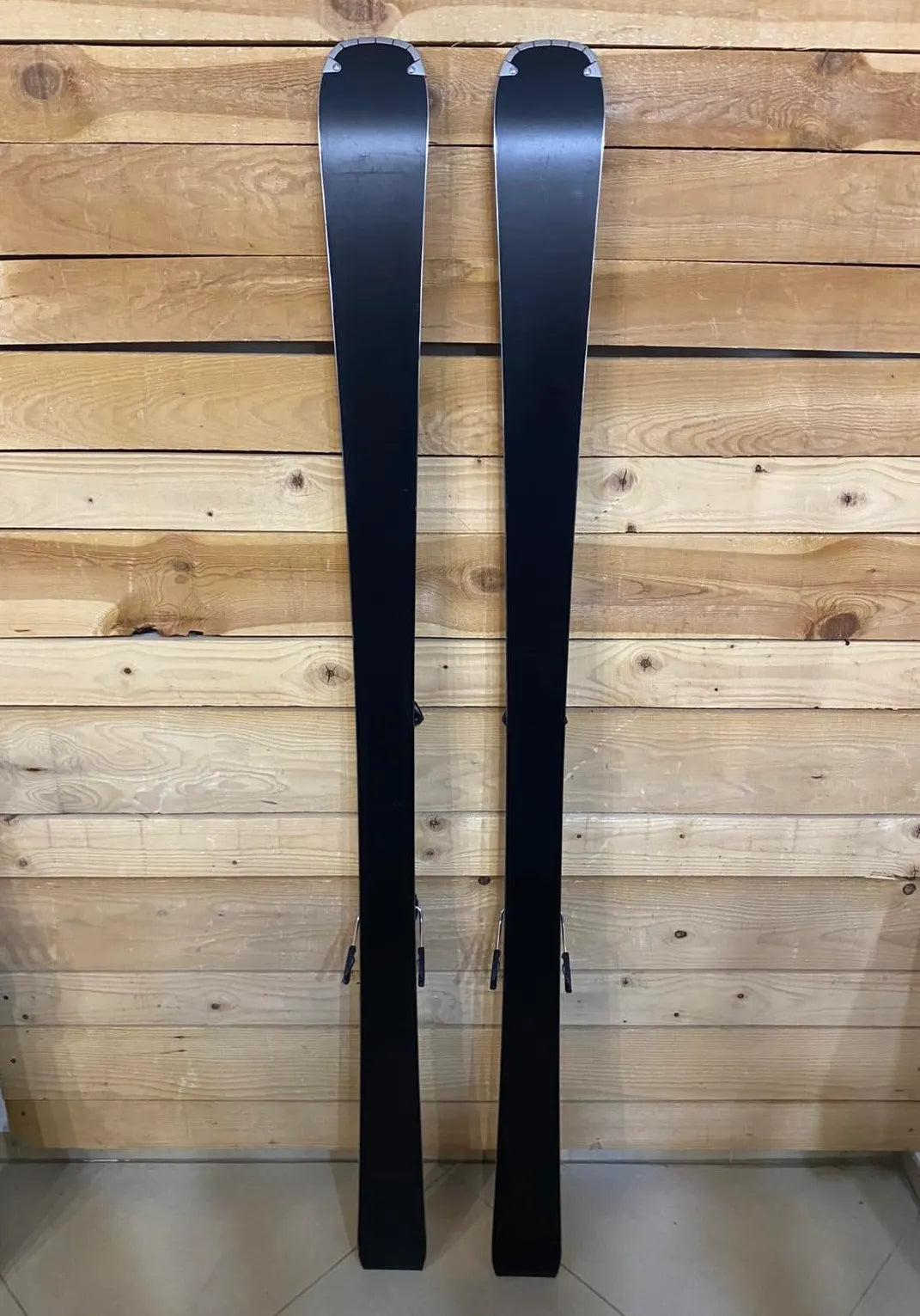 Atomic Redster Q TI - Versatile Piste Skis for Variable Conditions