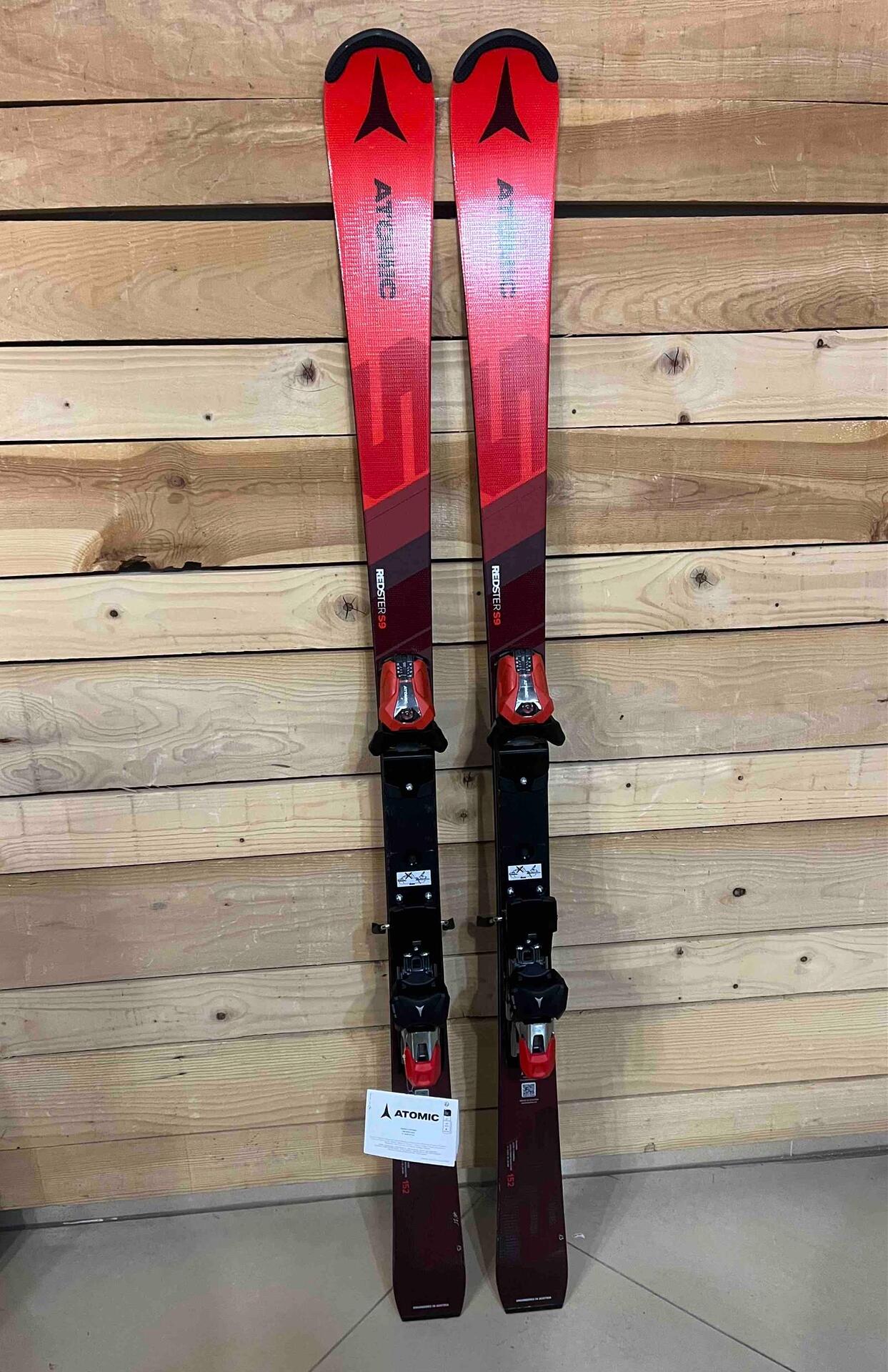 Atomic Redster S9 FIS Junior Skis with Icon 10 Bindings - SL Race