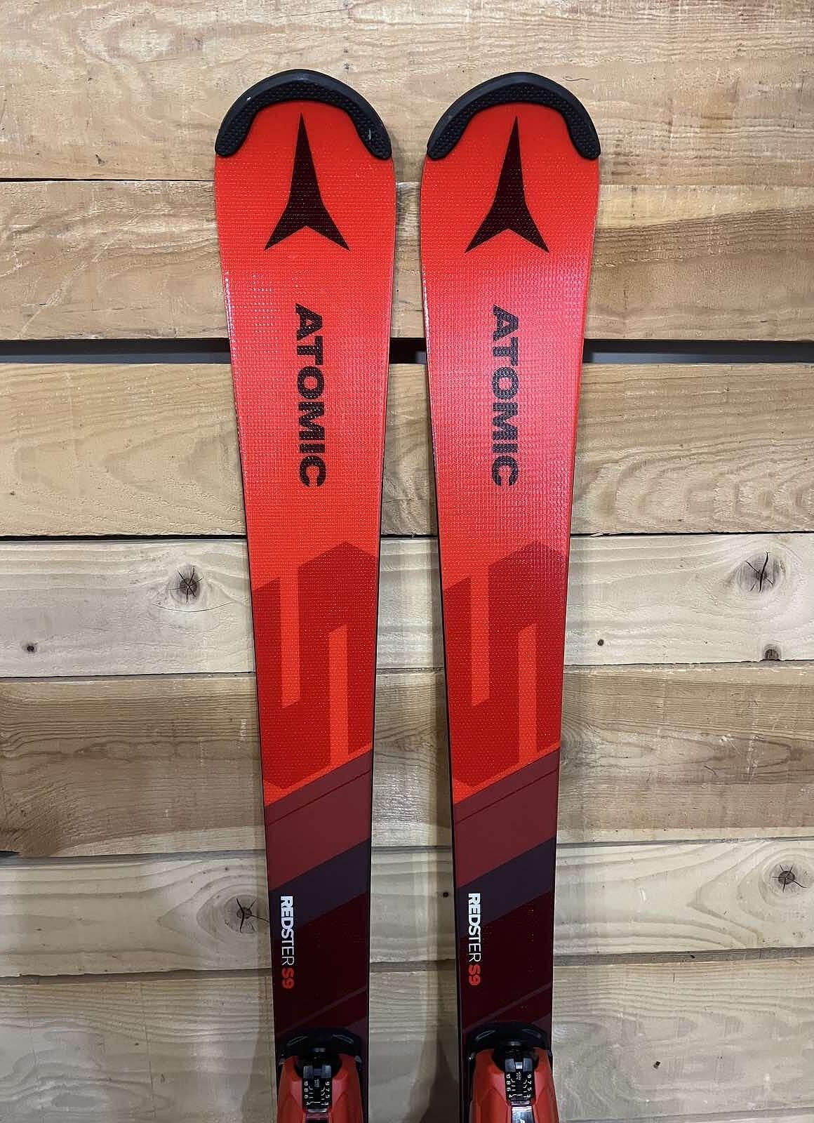 Atomic Redster S9 FIS Junior Skis with Icon 10 Bindings - SL Race