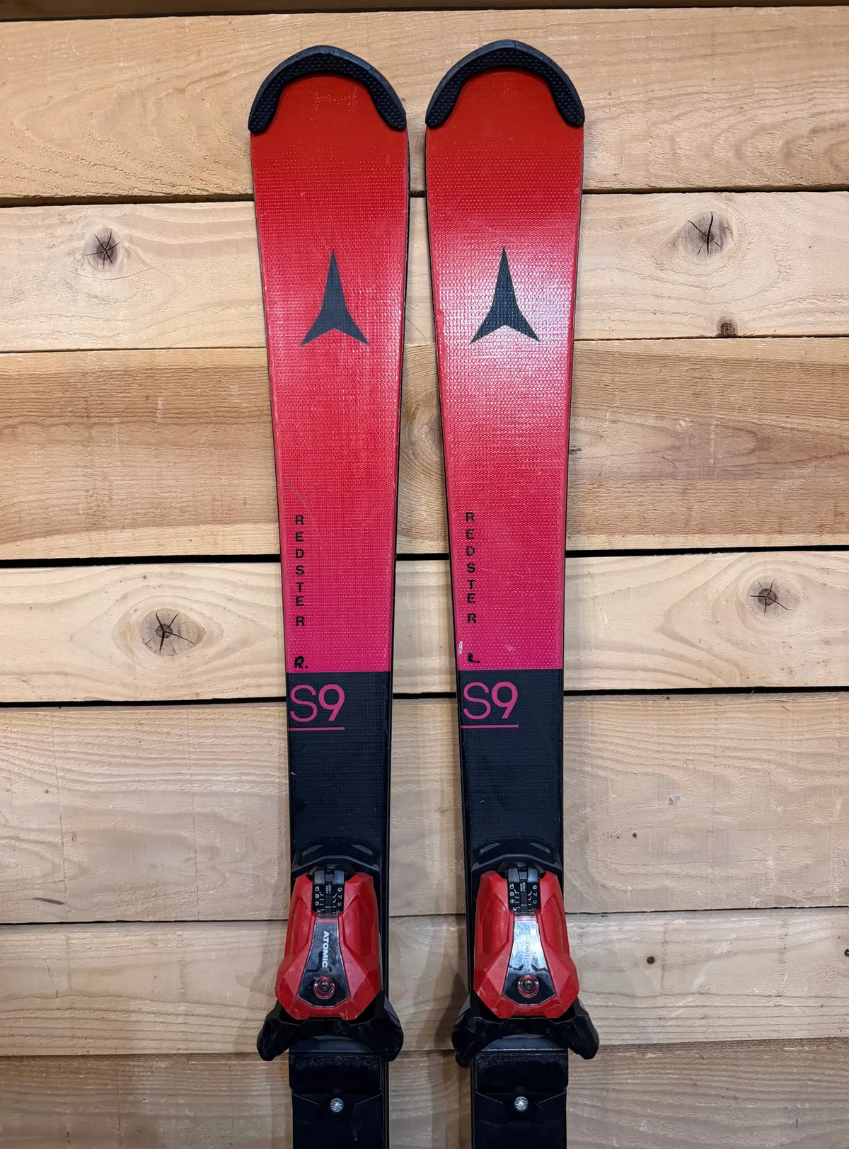 Atomic Redster S9 FIS Junior - Junior Slalom Racing Skis
