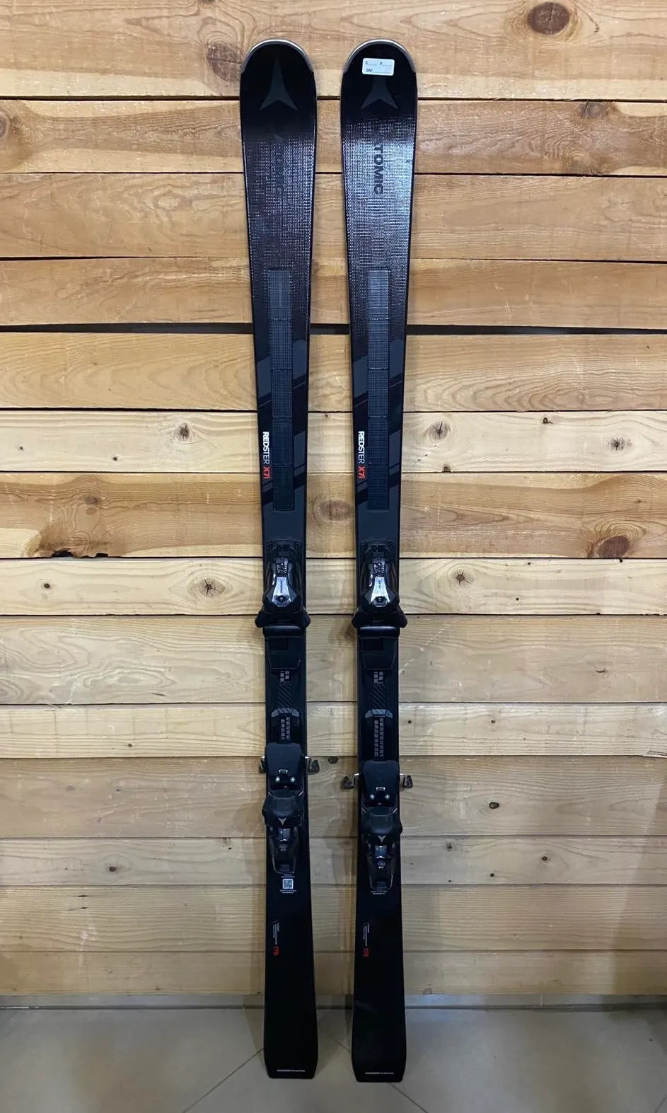 Atomic Redster X7i Revoshock C - Piste Skis for Intermediate and Advanced Precision