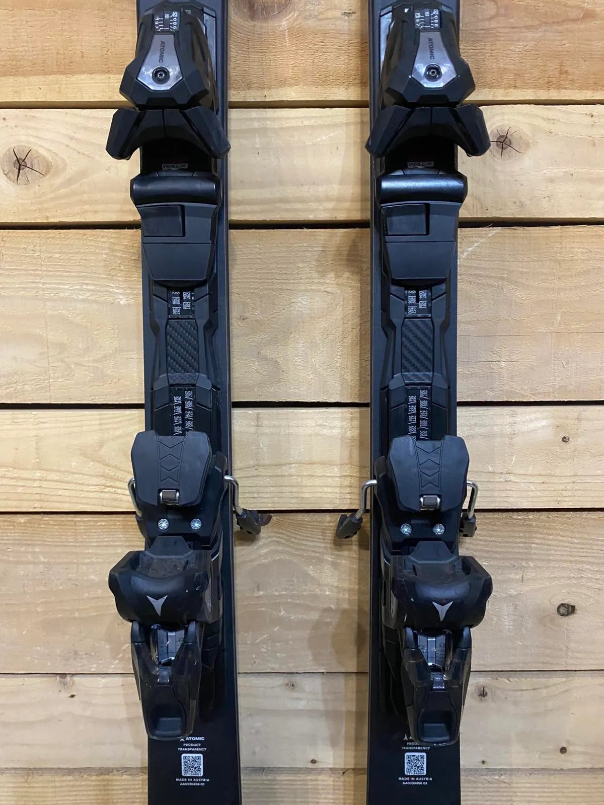 Atomic Redster X7i Revoshock C - Piste Skis for Intermediate and Advanced Precision