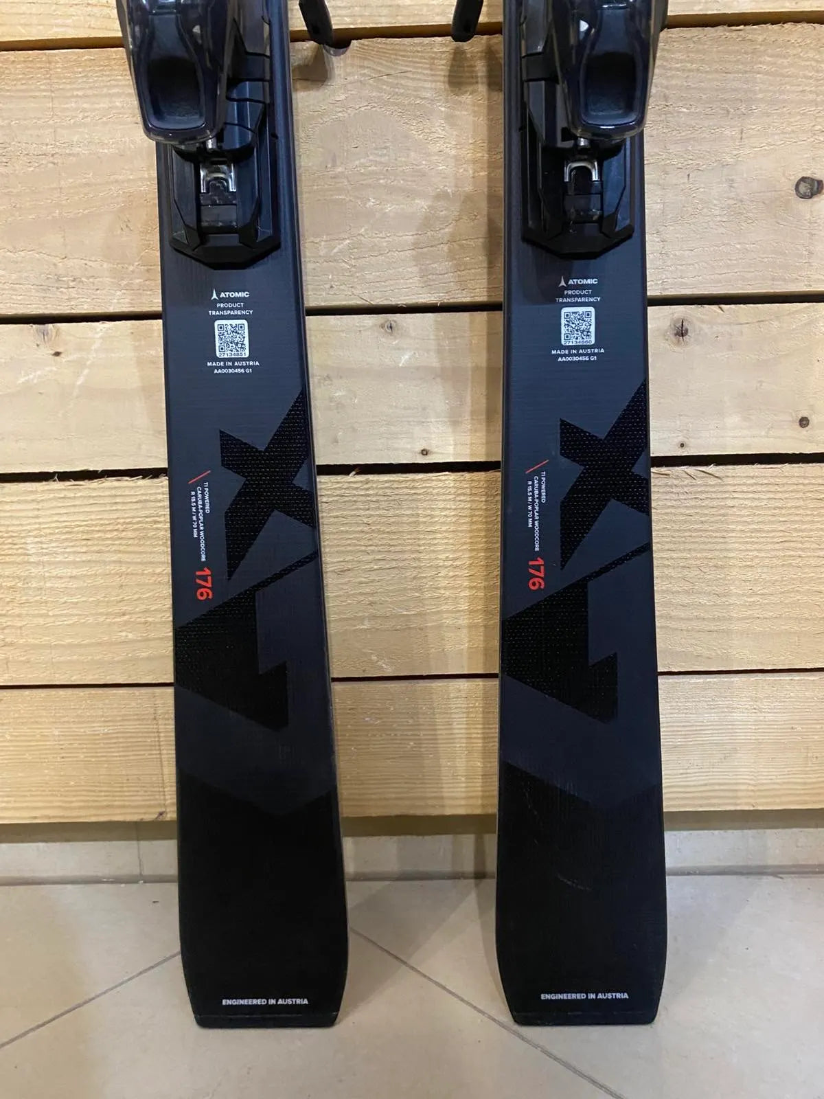 Atomic Redster X7i Revoshock C - Piste Skis for Intermediate and Advanced Precision