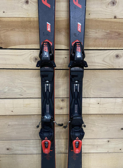Fischer RC4 The Curv DTi - Schiuri pentru schiori intermediari până la avansați