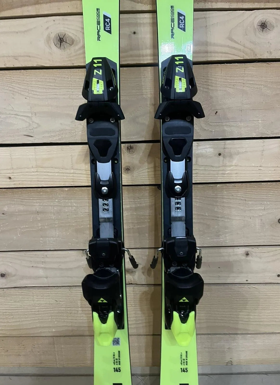 Fischer RC4 WorldCup SL Junior Ski - Piste Skis with Z11 Bindings