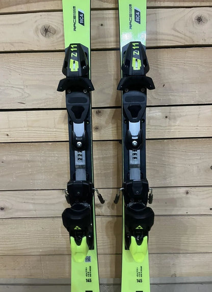 Fischer RC4 WorldCup SL Junior Ski - Piste Skis with Z11 Bindings