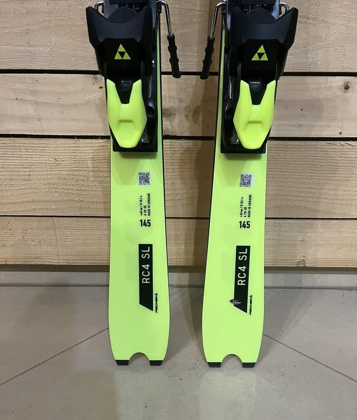 Fischer RC4 WorldCup SL Junior Ski - Piste Skis with Z11 Bindings