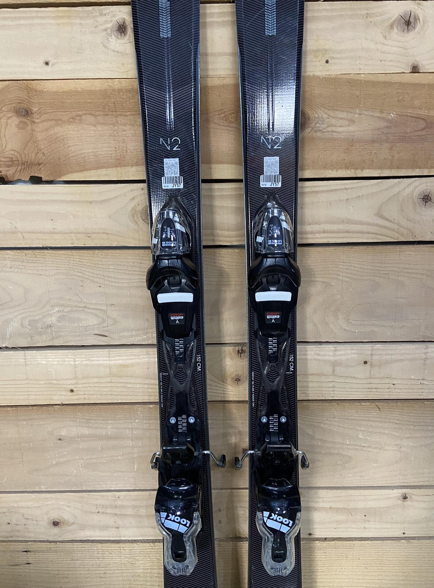 Rossignol Nova 2 - Beginner-Friendly Ski for Versatile Terrain