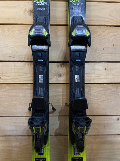Völkl Racetiger SC - Piste Skis for Short and Medium Turns