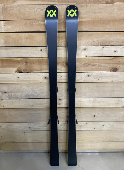 Volkl Racetiger SL FIS - Schiuri noi pentru schiori experți